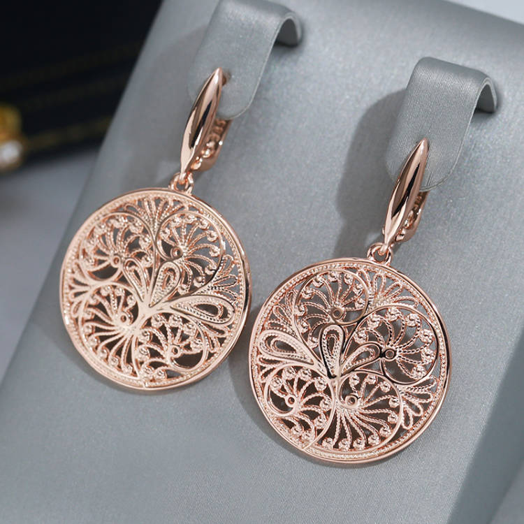 Women Accessories Dubai - Wbmqda полые металлические длинные висячие серьги