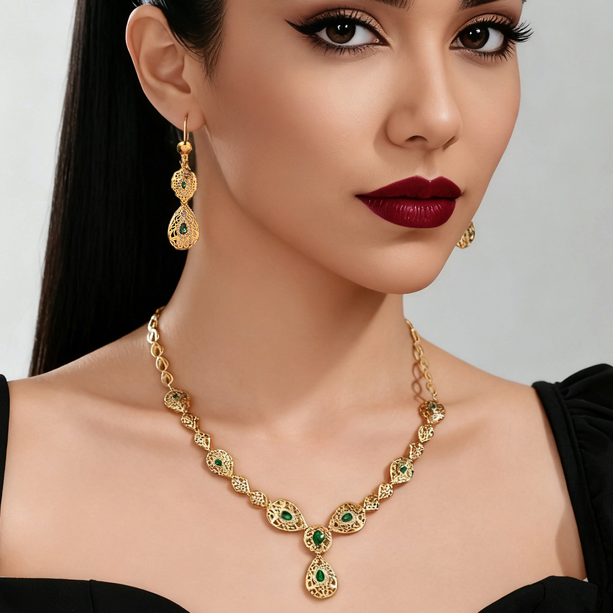 Women Accessories Dubai - Комплект украшений из золота 9999 пробы